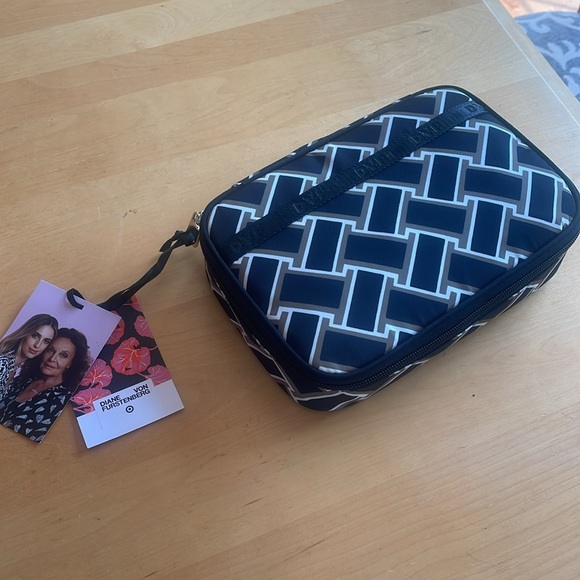 NWT Diane Von Furstenberg Neutral Black Vintage Weave Jewelry Organizer - Picture 2 of 3